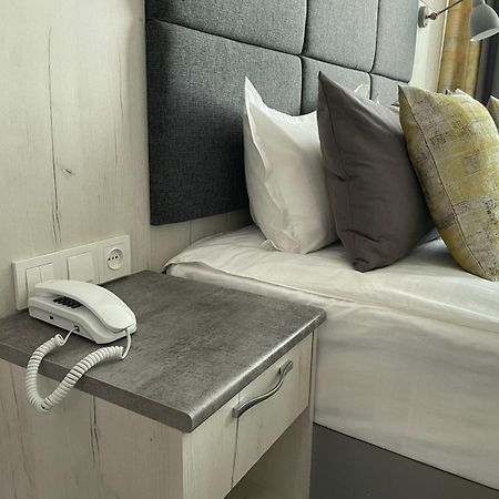 Altyn Adam Hotel Петропавловск Екстериор снимка
