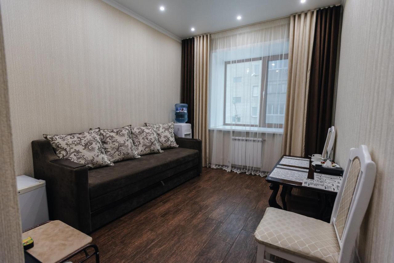 Altyn Adam Hotel Петропавловск Екстериор снимка