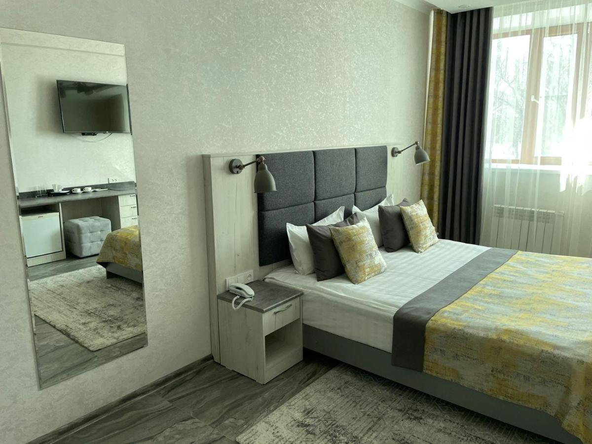 Altyn Adam Hotel Петропавловск Екстериор снимка
