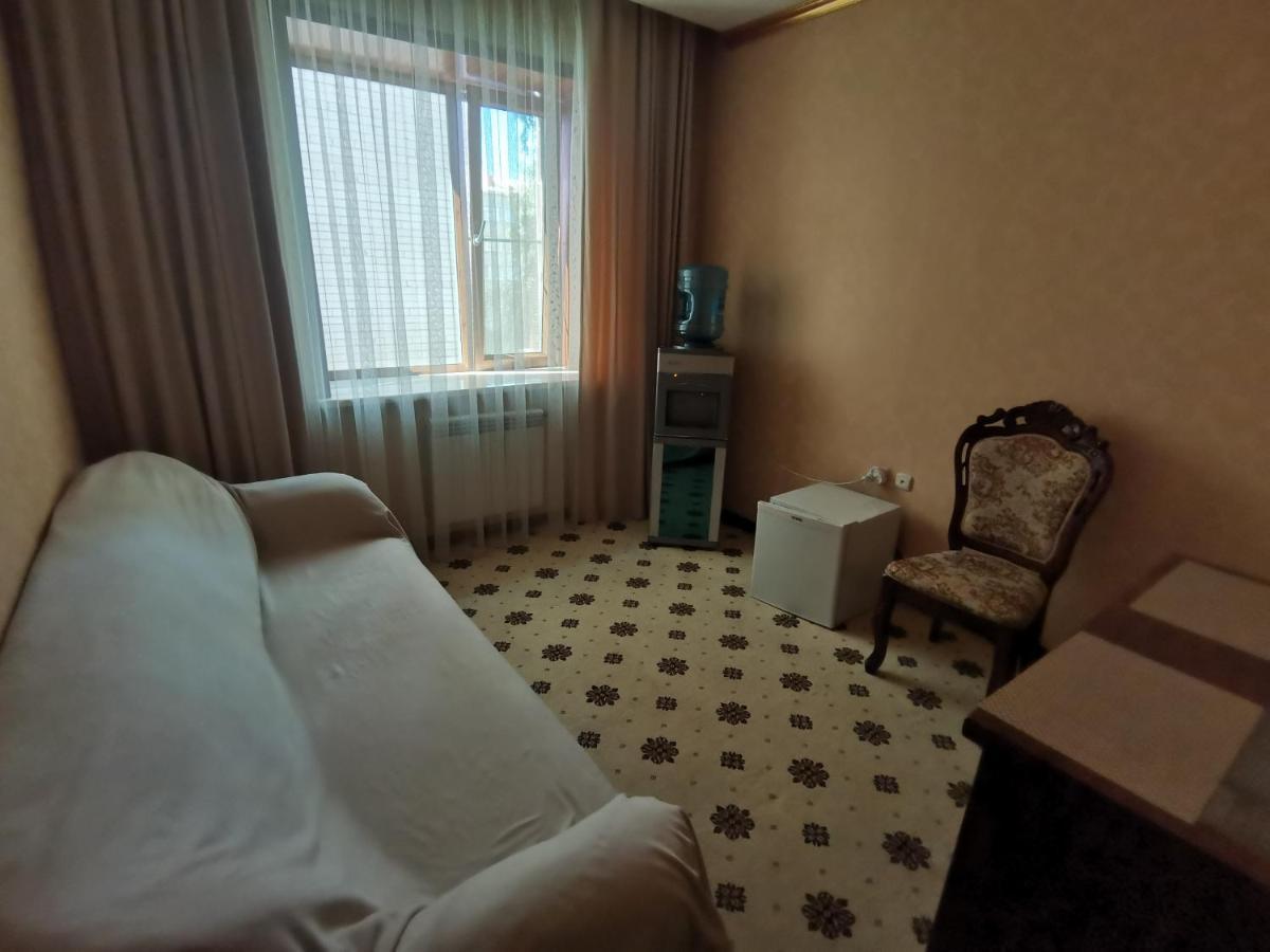 Altyn Adam Hotel Петропавловск Екстериор снимка