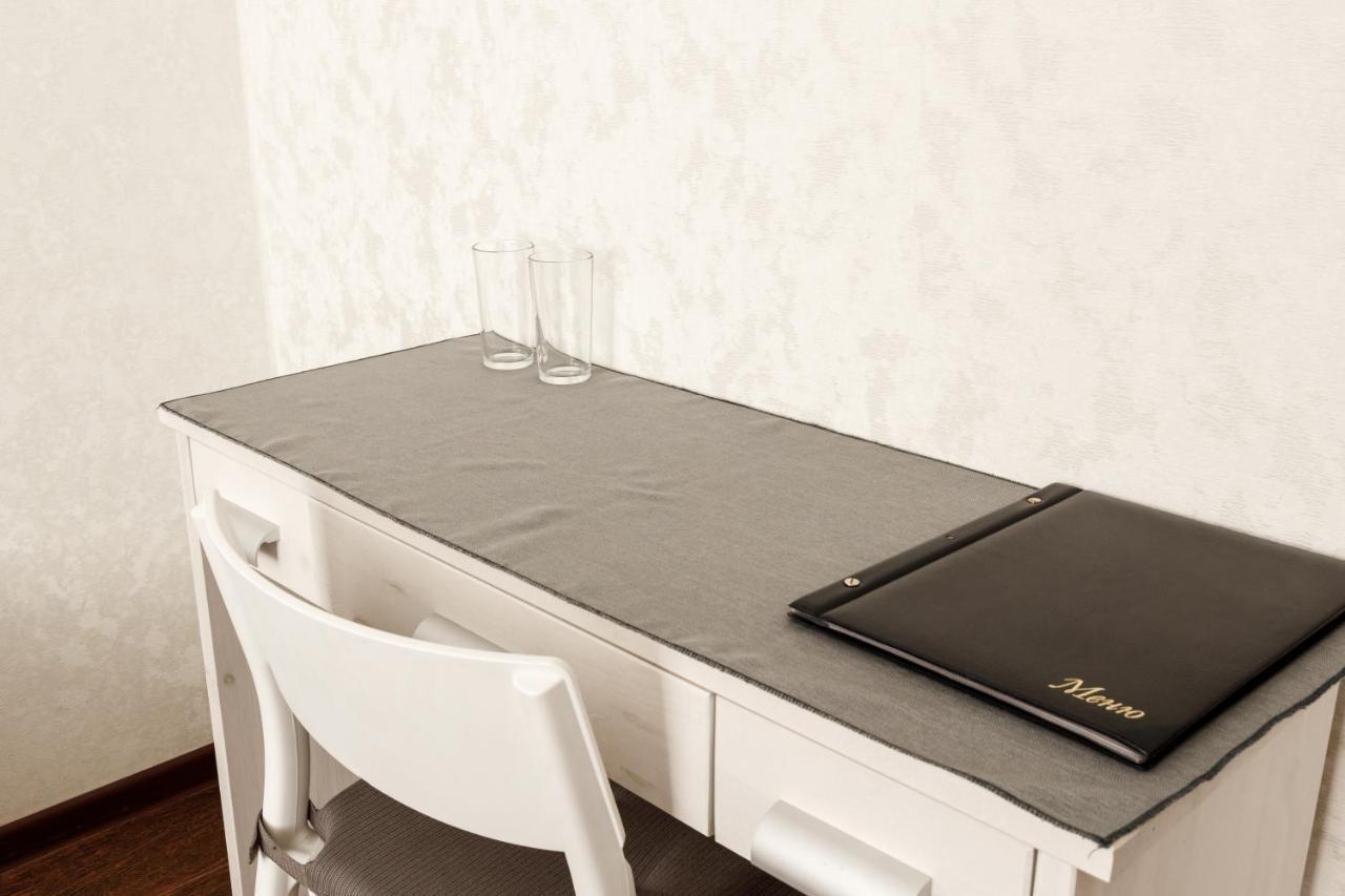 Altyn Adam Hotel Петропавловск Екстериор снимка