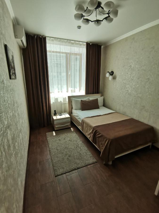 Altyn Adam Hotel Петропавловск Екстериор снимка