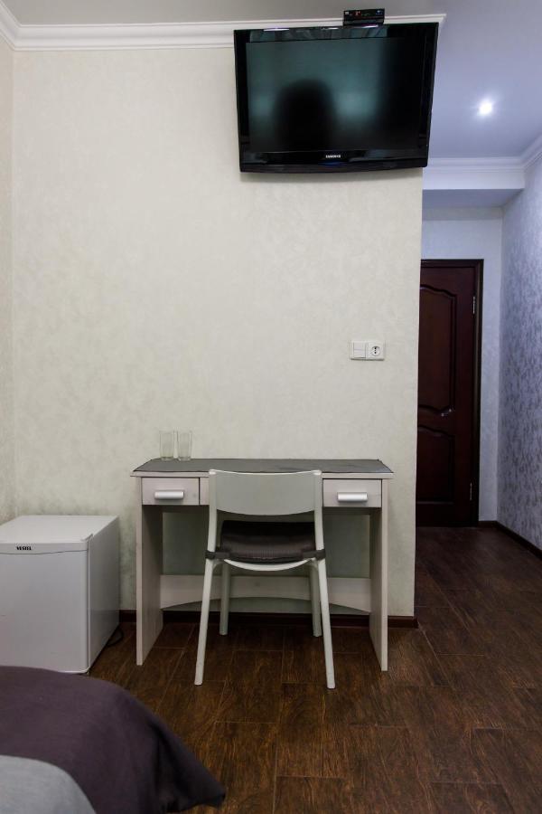 Altyn Adam Hotel Петропавловск Екстериор снимка