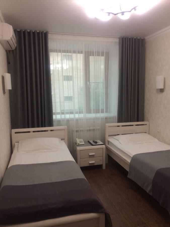 Altyn Adam Hotel Петропавловск Екстериор снимка