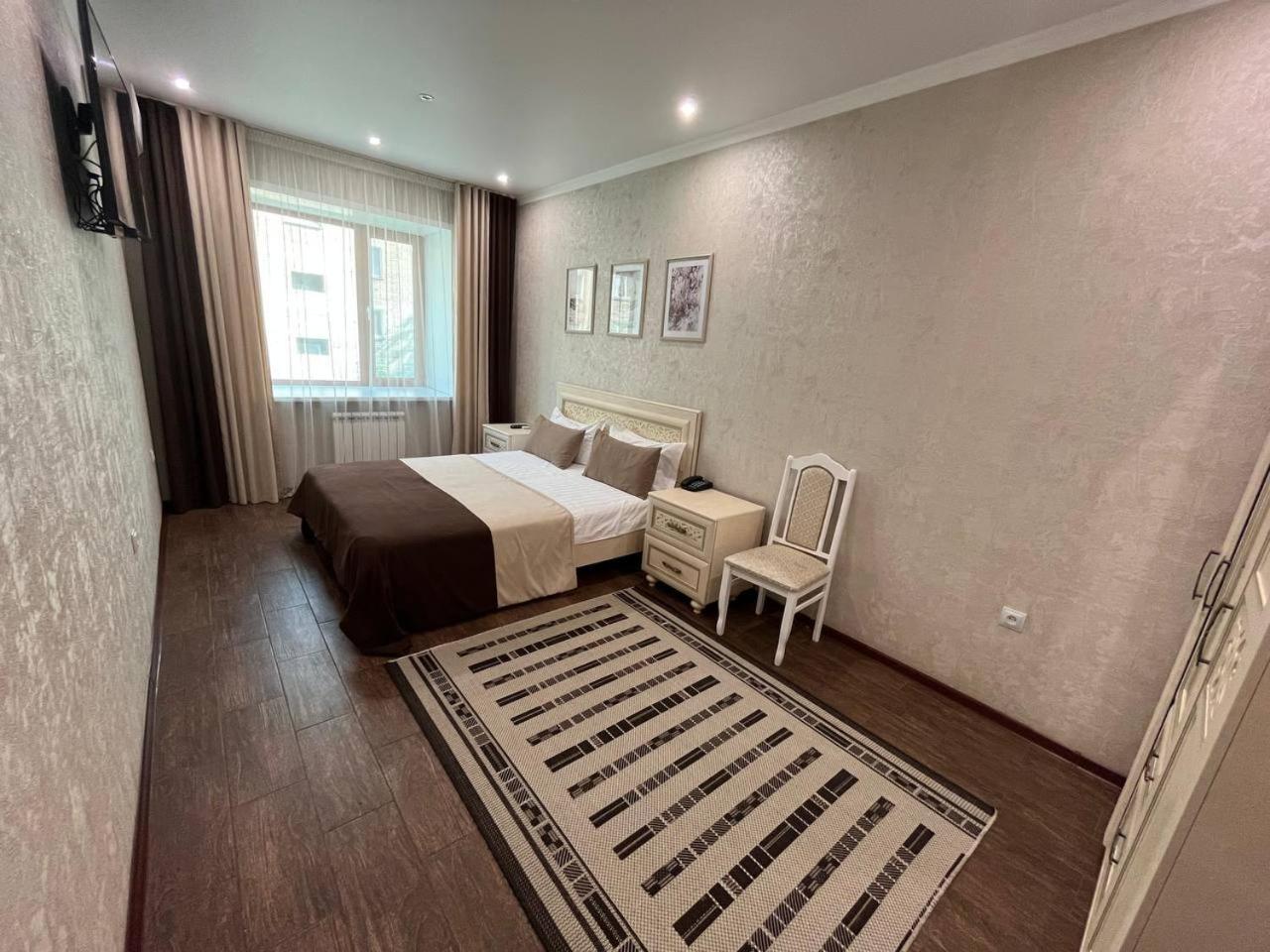 Altyn Adam Hotel Петропавловск Екстериор снимка