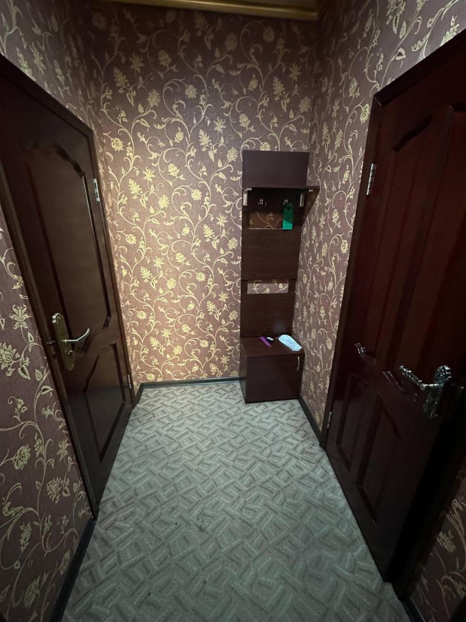 Altyn Adam Hotel Петропавловск Екстериор снимка